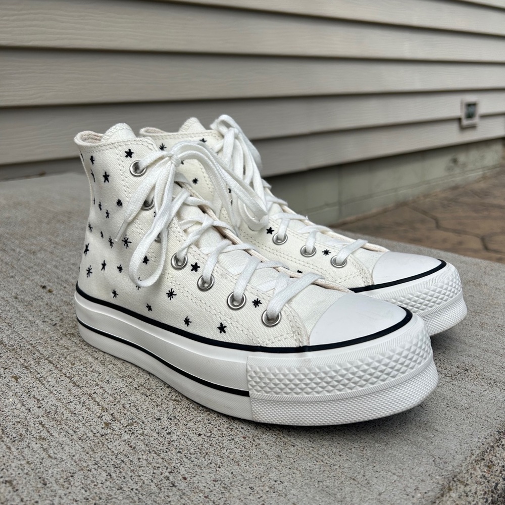 Chuck Taylor All Star Lift Platform Embroidered Stars Womens High Top Shoe